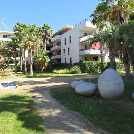 Superbe 4 Pieces Climatise Avec Terrasse, Parking Et Piscine A 50m De La - - Fr-1-472-194 Apartment *