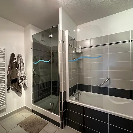 Superbe 4 Pieces Climatise Avec Terrasse, Parking Et Piscine A 50m De La - - Fr-1-472-194 Apartment *