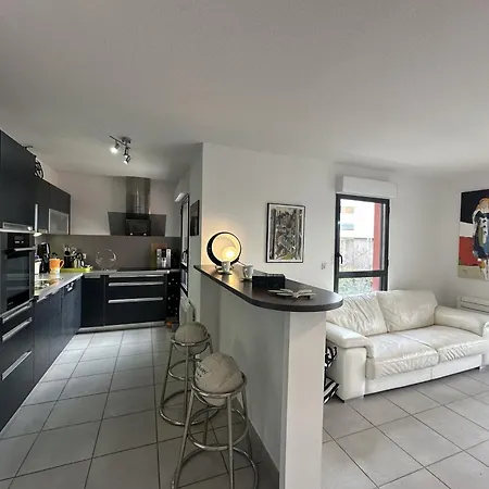 Apartment Superbe 4 Pieces Climatise Avec Terrasse, Parking Et Piscine A 50m De La - - Fr-1-472-194 *