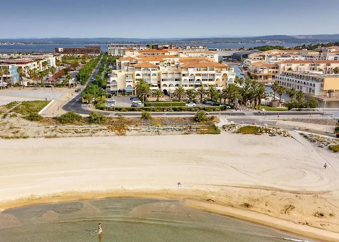 : Superbe 4 Pieces Climatise Avec Terrasse Et Parking - Fr-1-472-194 * Σετ